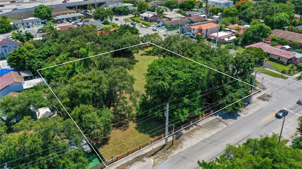 2810 NW 14th St Miami, FL 33125