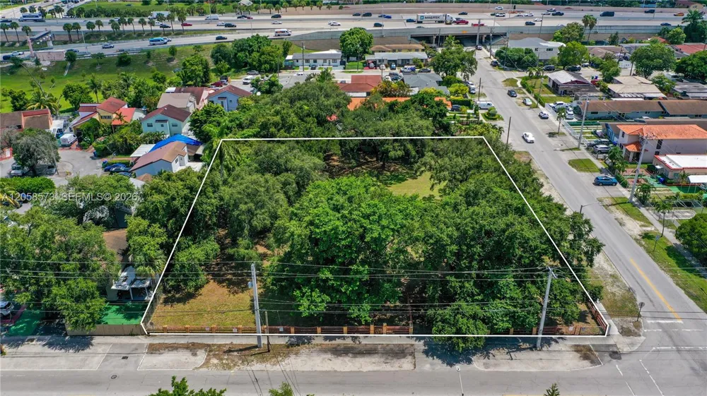 2810 NW 14th St Miami, FL 33125
