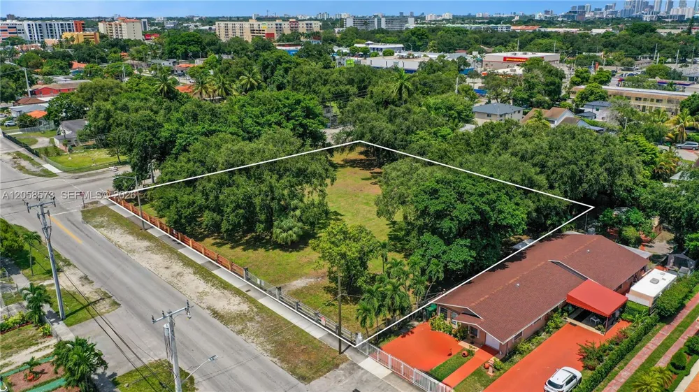2810 NW 14th St Miami, FL 33125