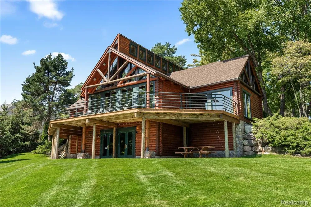 242 Hartford Way Brighton City, MI 48116