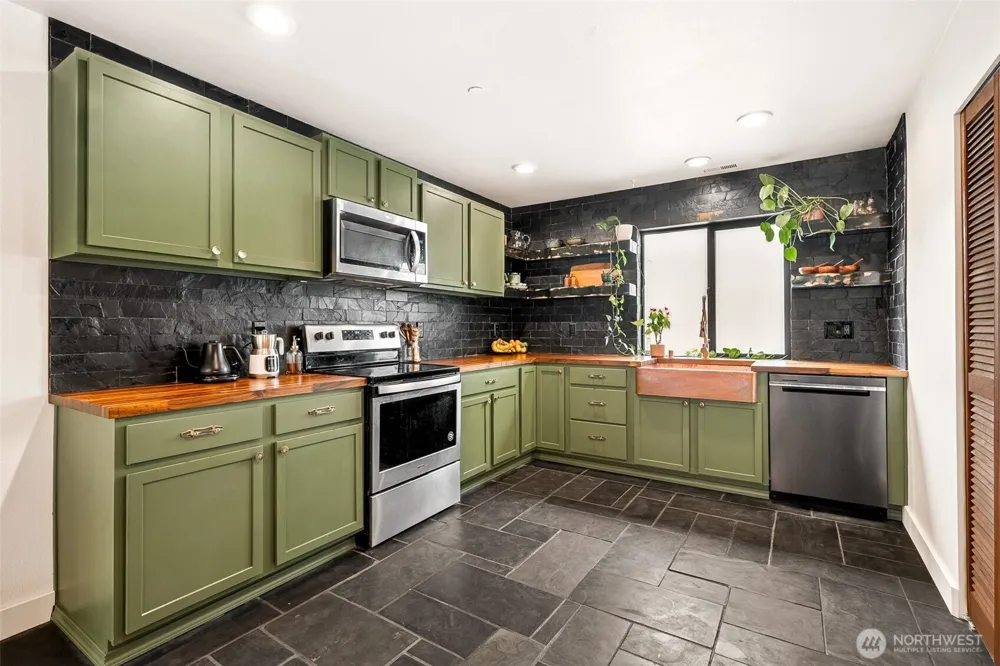 1349 Hudson Street Dupont, WA 98327