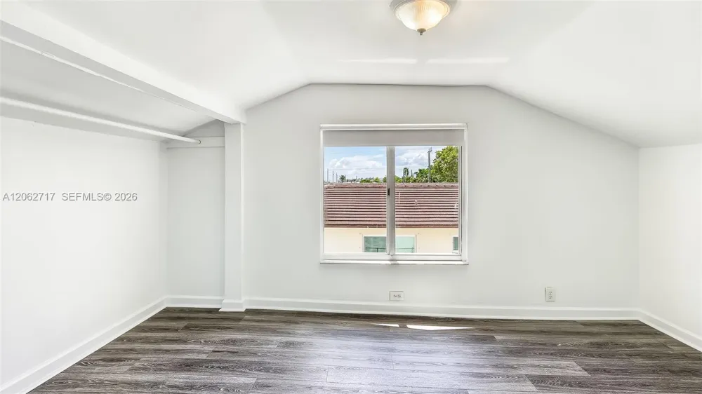 117 E 10th St Hialeah, FL 33010