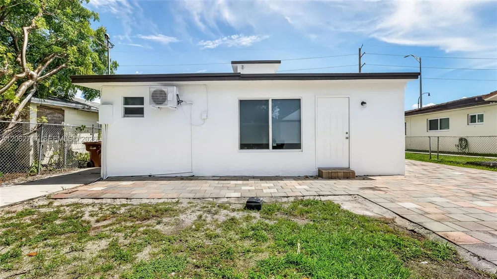 117 E 10th St Hialeah, FL 33010