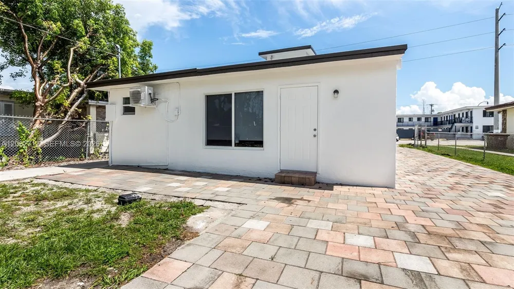 117 E 10th St Hialeah, FL 33010
