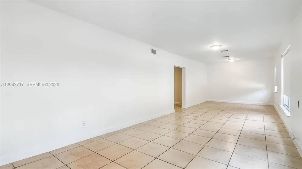 117 E 10th St Hialeah, FL 33010