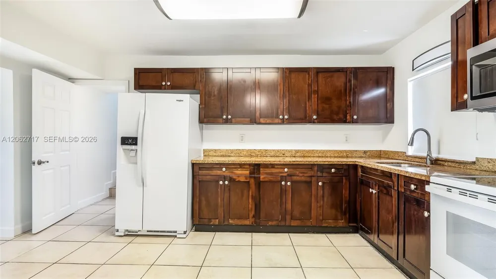 117 E 10th St Hialeah, FL 33010