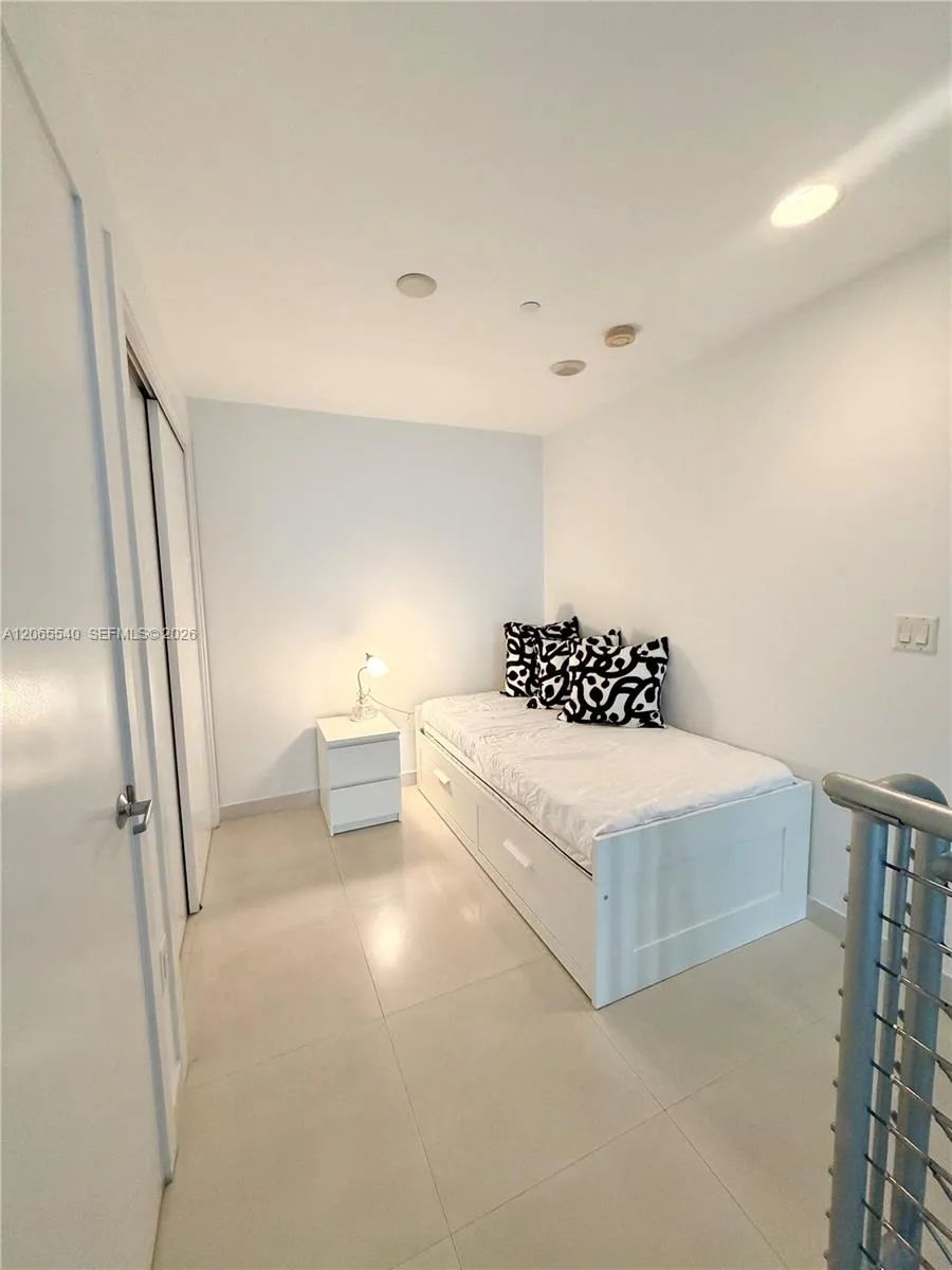 1050 Brickell Ave #206 Miami, FL 33131