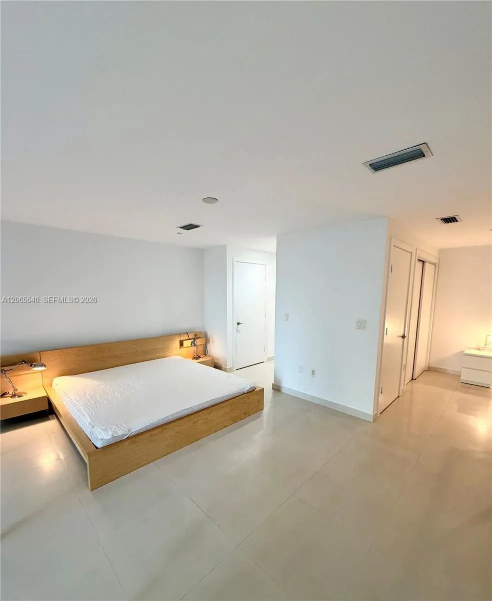 1050 Brickell Ave #206 Miami, FL 33131