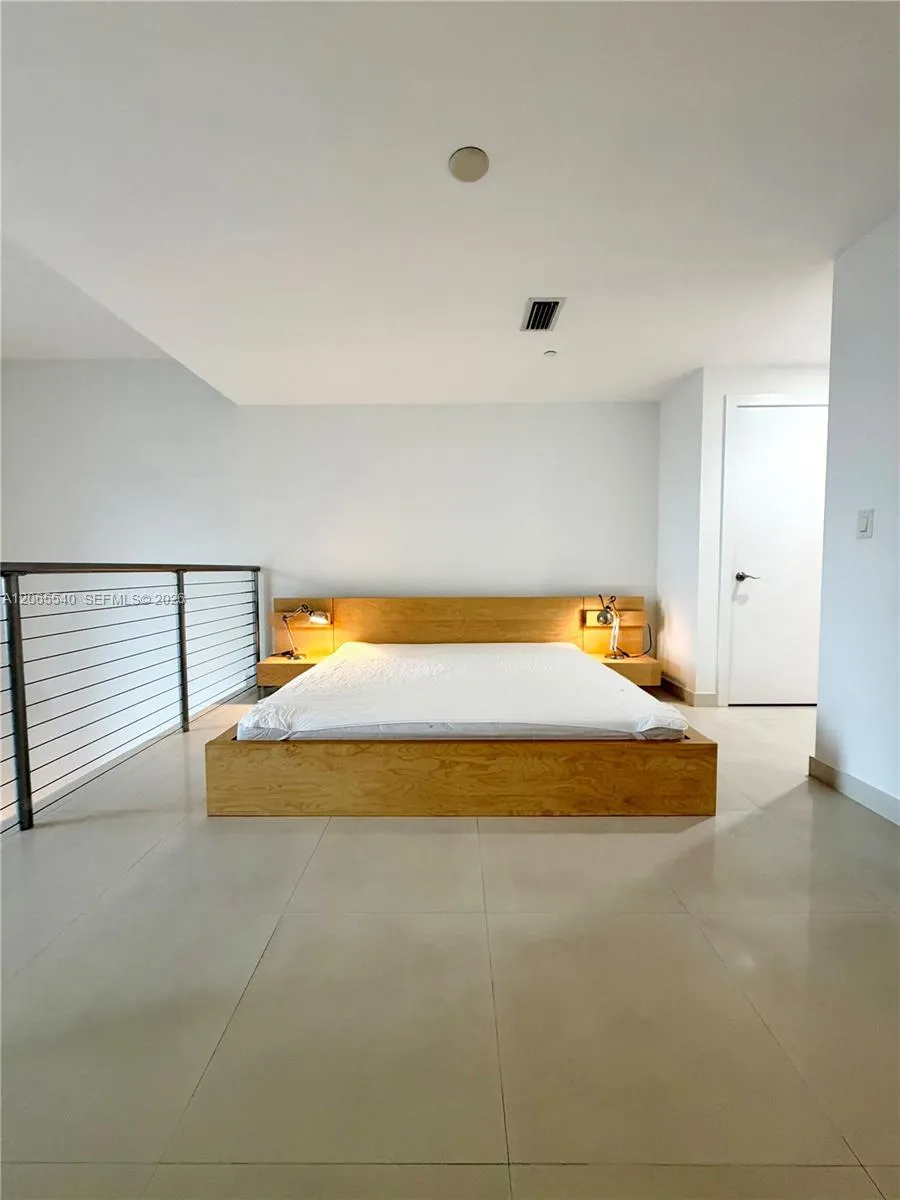 1050 Brickell Ave #206 Miami, FL 33131