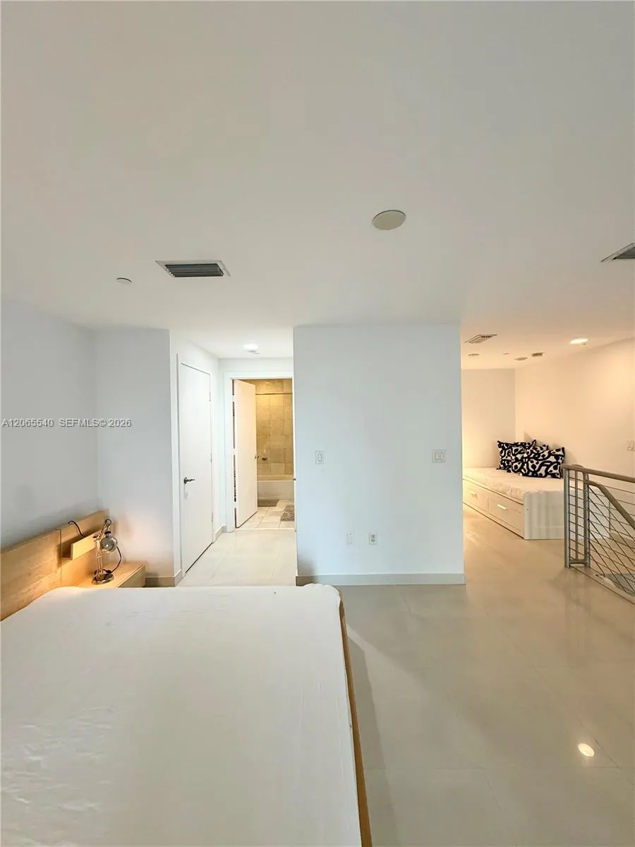 1050 Brickell Ave #206 Miami, FL 33131