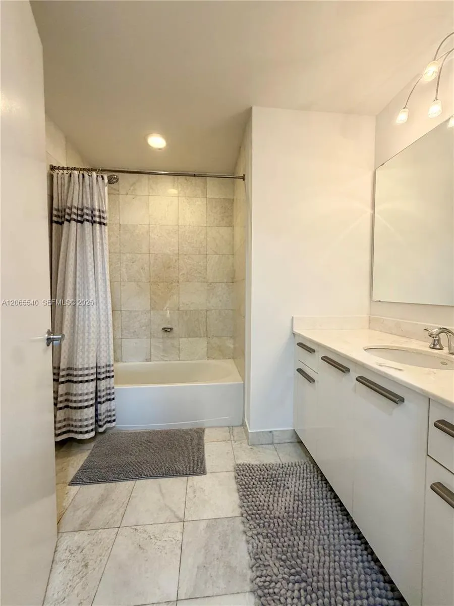 1050 Brickell Ave #206 Miami, FL 33131