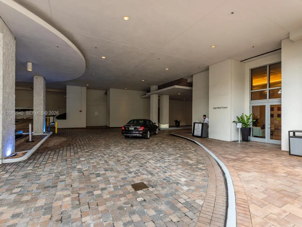 1050 Brickell Ave #206 Miami, FL 33131