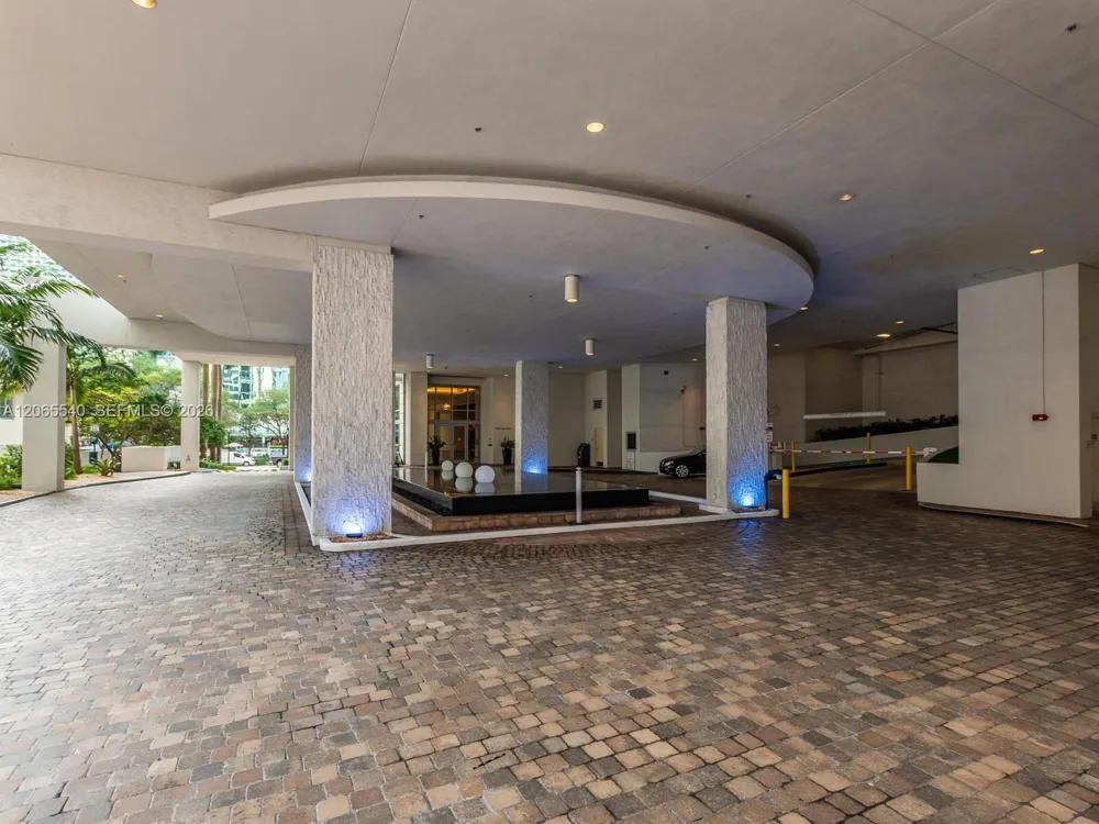 1050 Brickell Ave #206 Miami, FL 33131