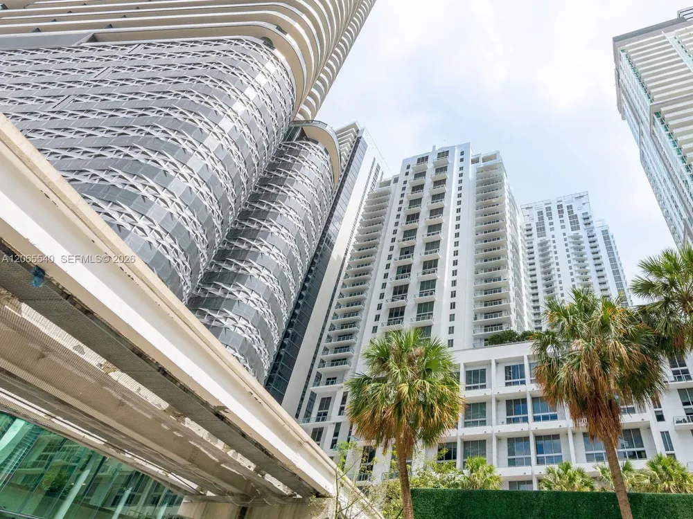 1050 Brickell Ave #206 Miami, FL 33131
