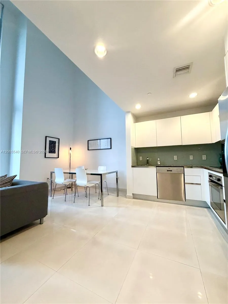 1050 Brickell Ave #206 Miami, FL 33131