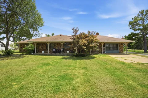 2225 W Chambers Road