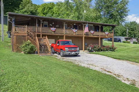 955 Livingston Boatdock Rd