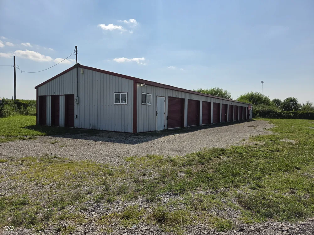 9020 W 650 S Knightstown, IN 46148