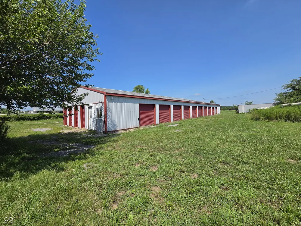 9020 W 650 S Knightstown, IN 46148