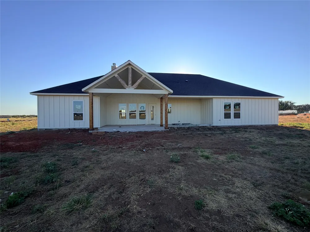 Three Quarter Loop Poolville, TX 76487