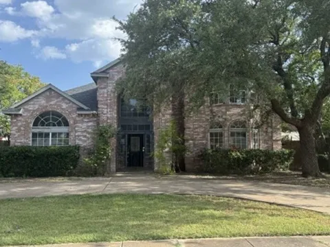 1108 Kensington Drive