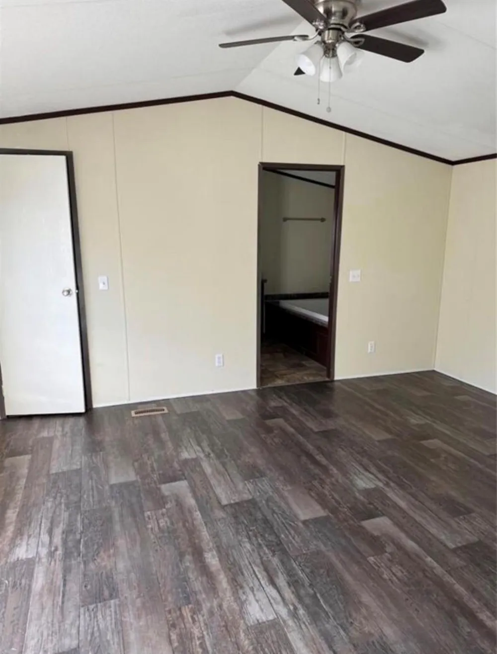 511 County Road 2218 Cleveland, TX 77327