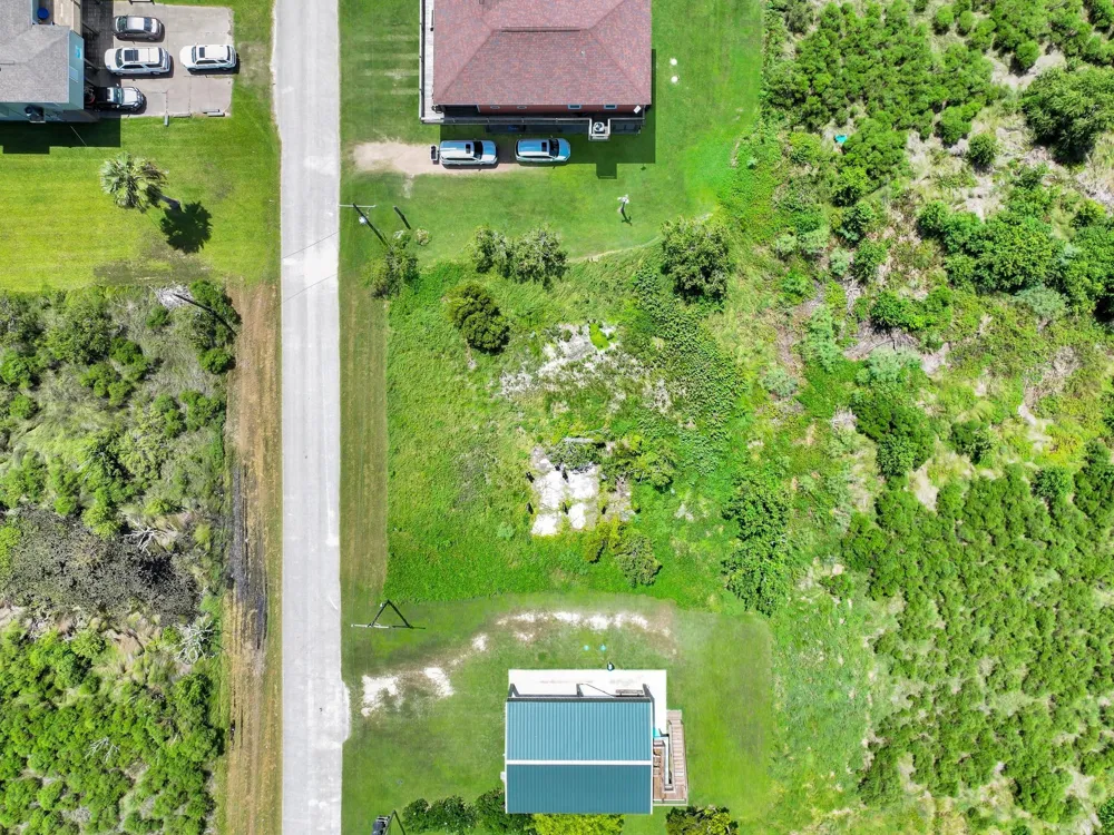 937 Magnolia Crystal Beach, TX 77650