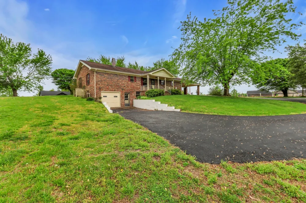 5245 Galen Rd Lafayette, TN 37083