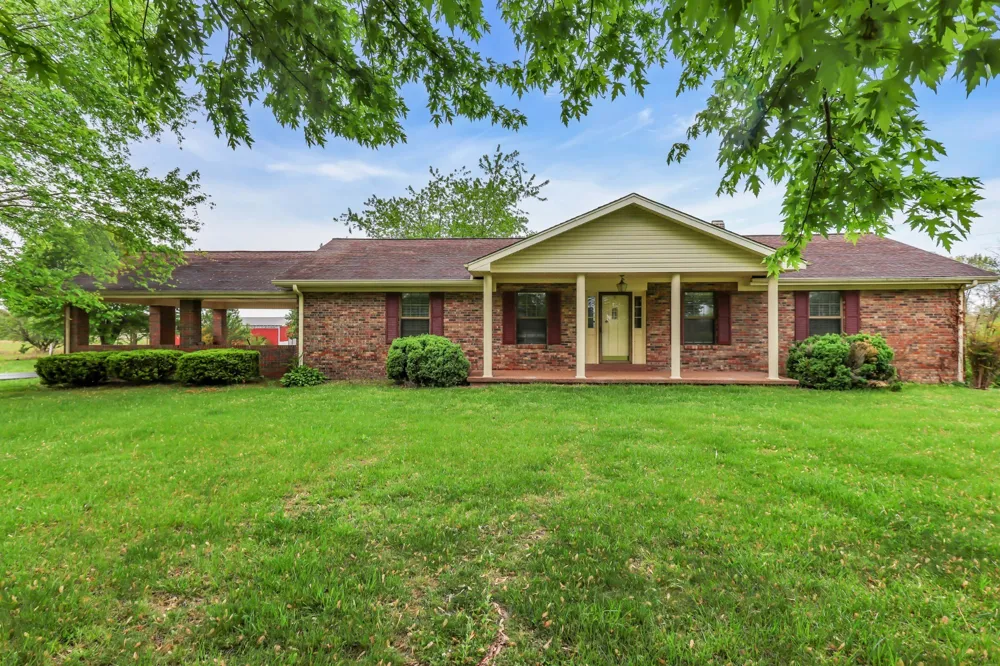 5245 Galen Rd Lafayette, TN 37083