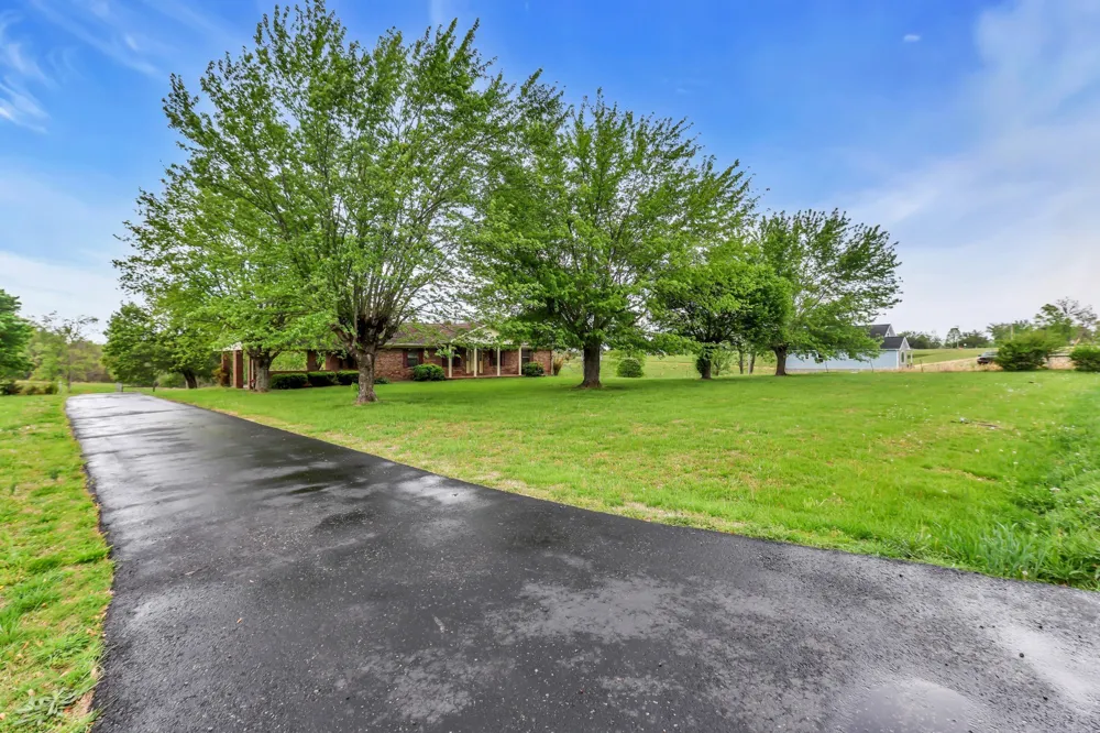5245 Galen Rd Lafayette, TN 37083