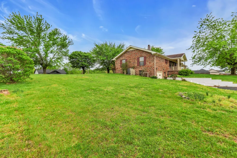 5245 Galen Rd Lafayette, TN 37083