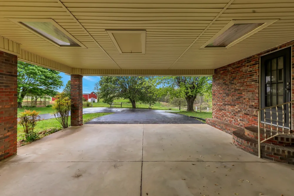 5245 Galen Rd Lafayette, TN 37083