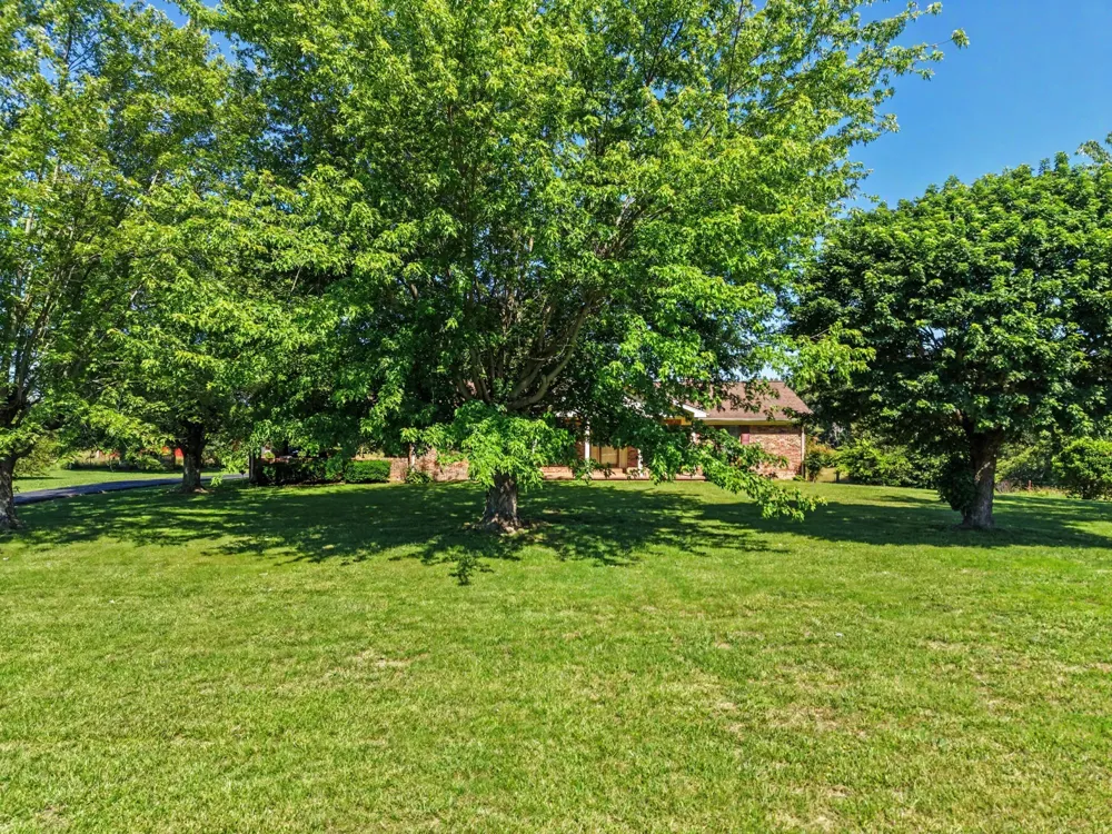 5245 Galen Rd Lafayette, TN 37083