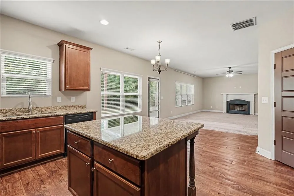 611 Little Bluestem Trail Hoschton, GA 30548