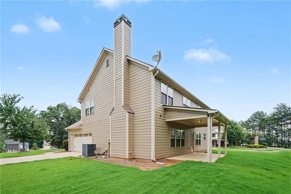 611 Little Bluestem Trail Hoschton, GA 30548