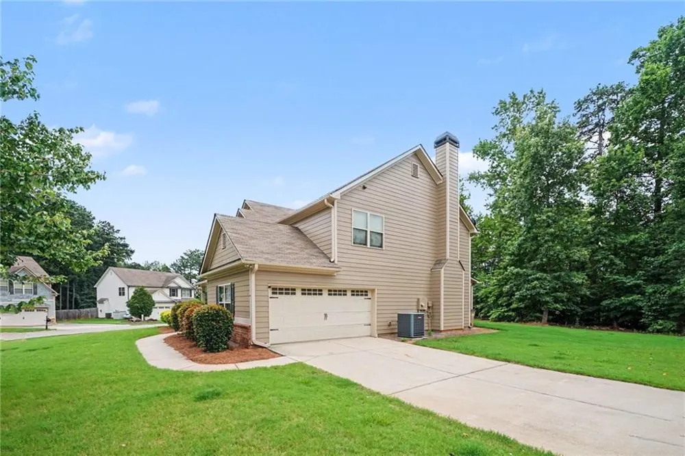 611 Little Bluestem Trail Hoschton, GA 30548