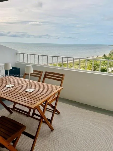 177 Ocean Lane Dr #1203 Key Biscayne, FL 33149