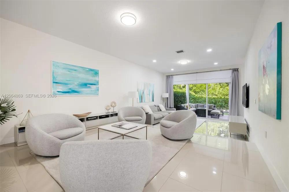 5230 NW 104th Ct Doral, FL 33178