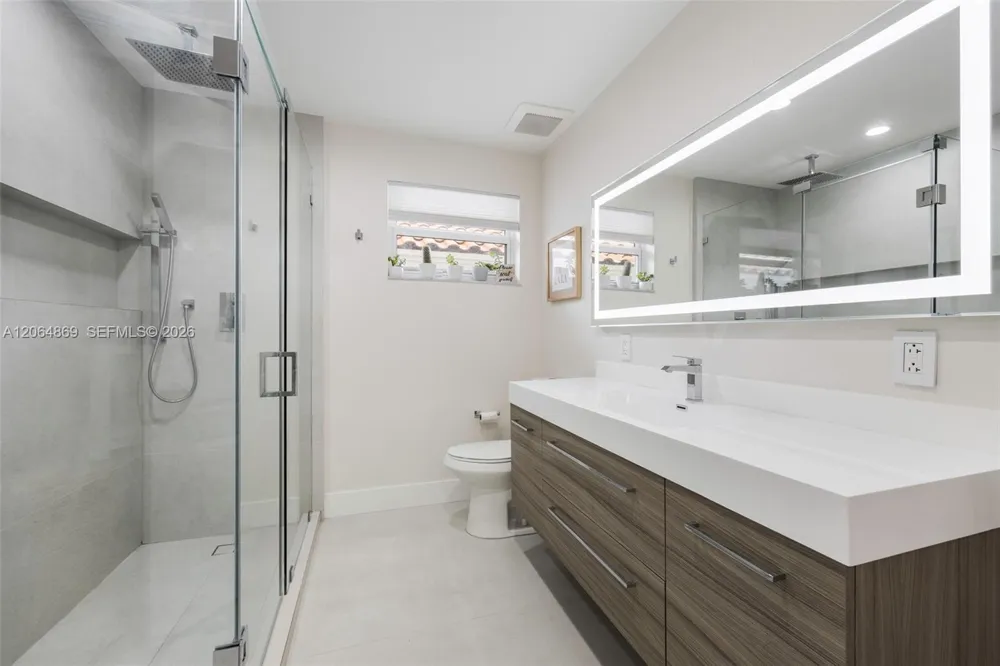 5230 NW 104th Ct Doral, FL 33178