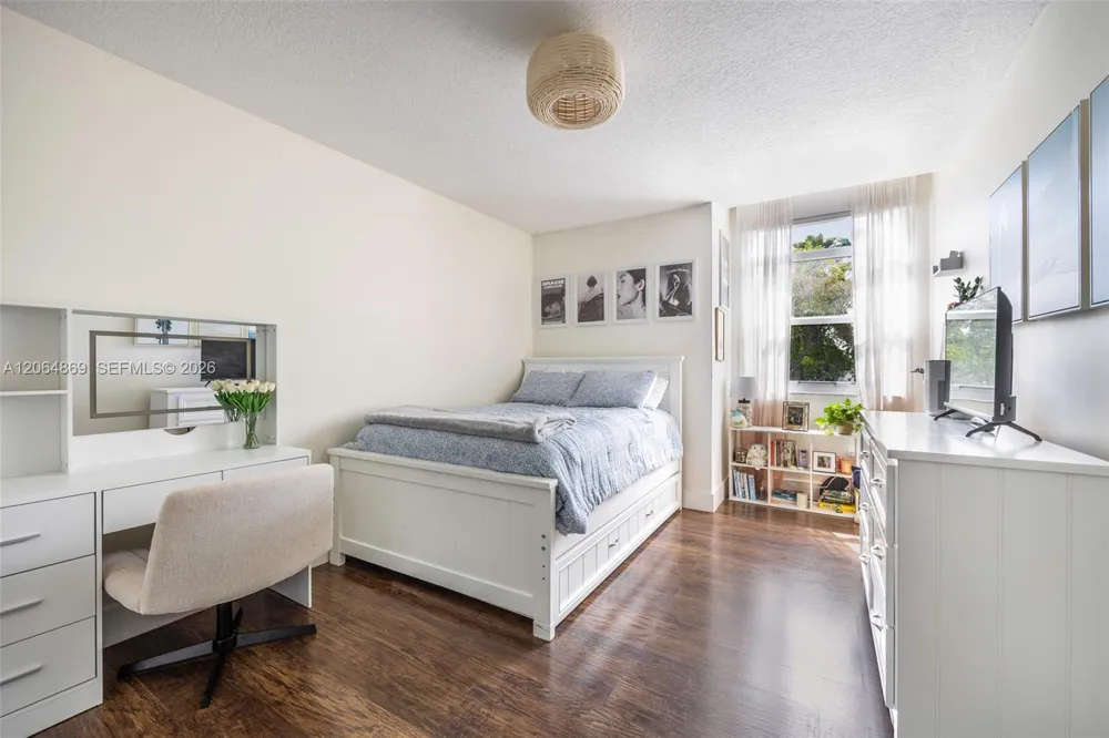 5230 NW 104th Ct Doral, FL 33178