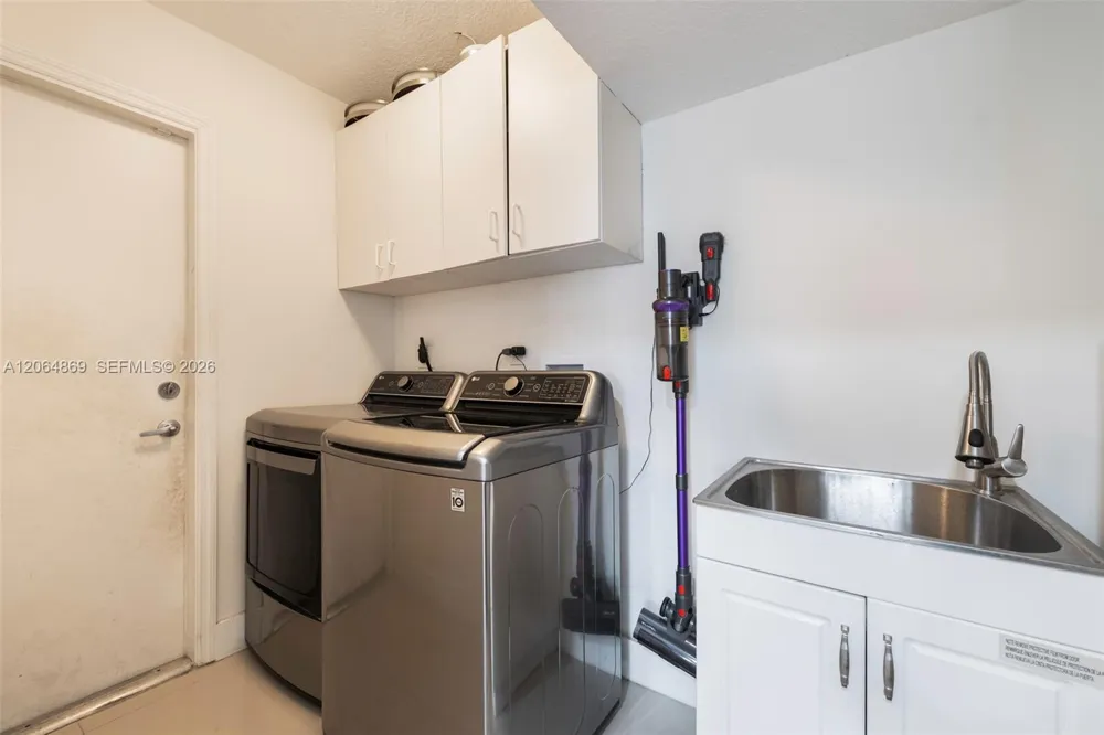 5230 NW 104th Ct Doral, FL 33178