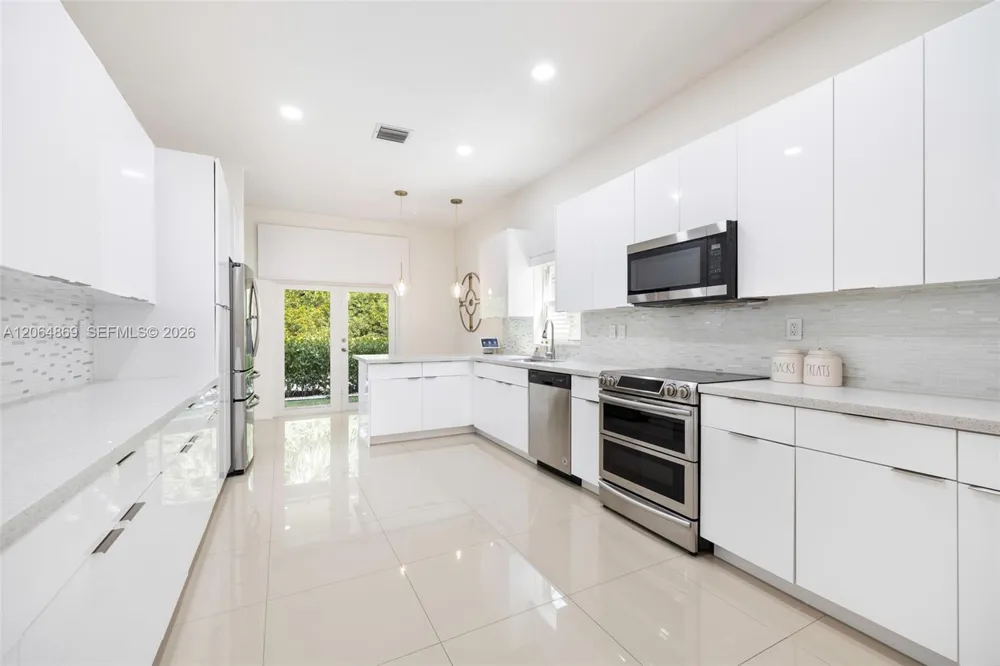 5230 NW 104th Ct Doral, FL 33178