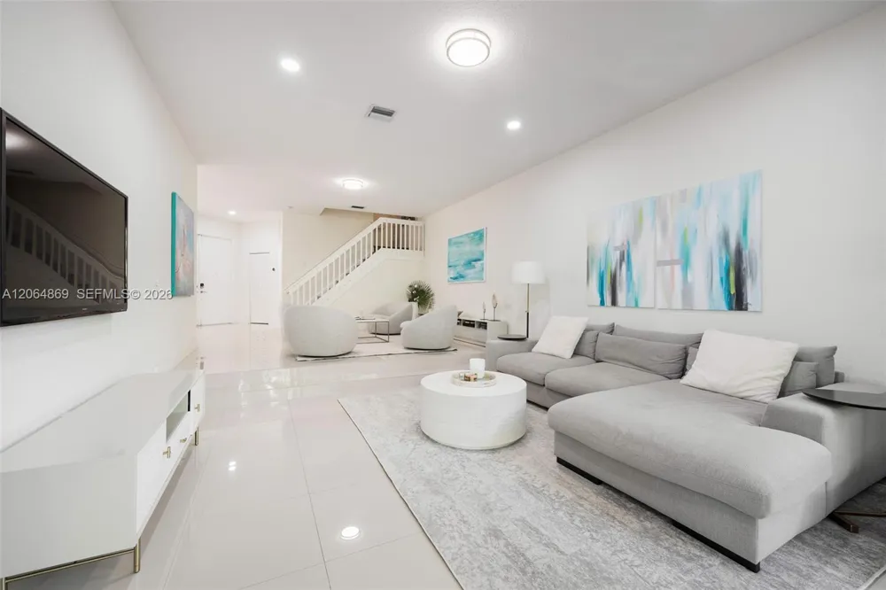 5230 NW 104th Ct Doral, FL 33178