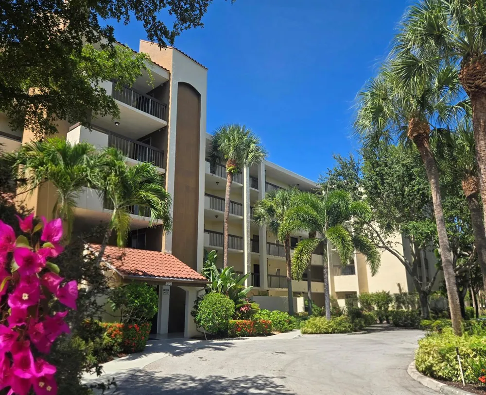 955 Egret Circle #501 Delray Beach, FL 33444