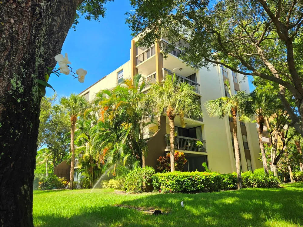 955 Egret Circle #501 Delray Beach, FL 33444