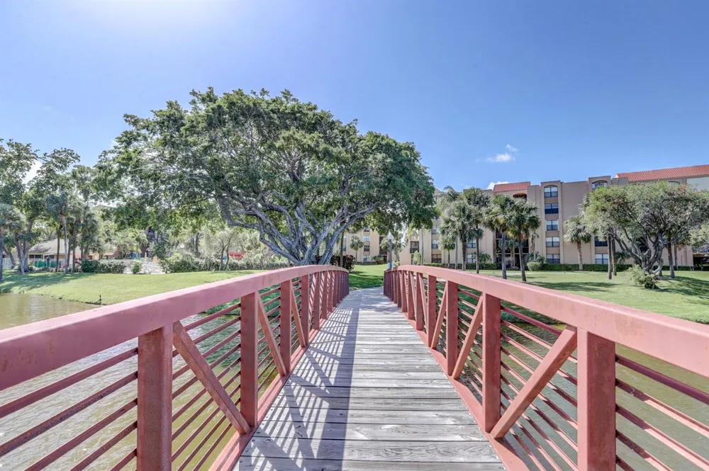 955 Egret Circle #501 Delray Beach, FL 33444