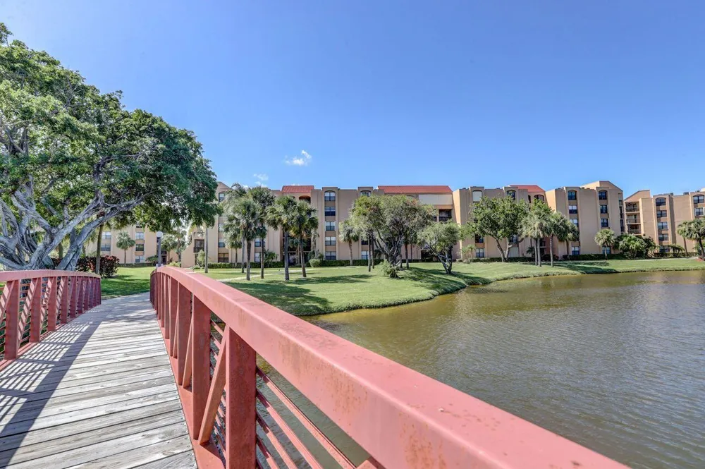 955 Egret Circle #501 Delray Beach, FL 33444