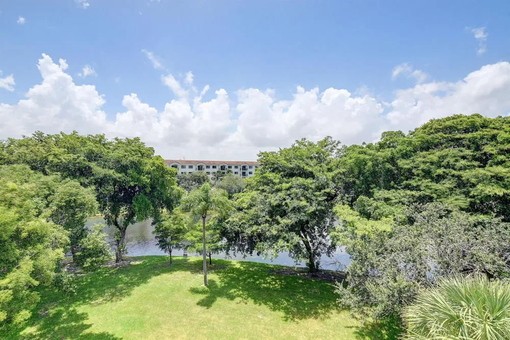 955 Egret Circle #501 Delray Beach, FL 33444