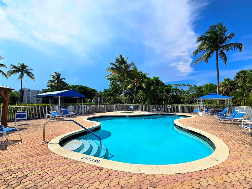 955 Egret Circle #501 Delray Beach, FL 33444