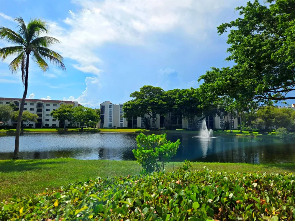 955 Egret Circle #501 Delray Beach, FL 33444
